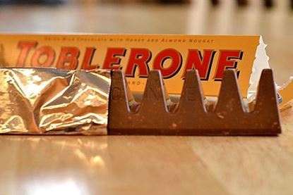 图片 Toblerone 瑞士三角巧克力（蜂蜜杏仁味） 800g