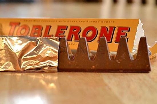 图片 Toblerone 瑞士三角巧克力（蜂蜜杏仁味） 800g